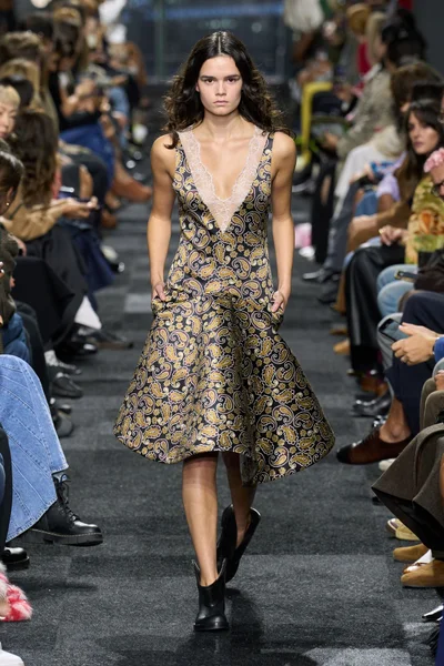 Look 9